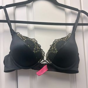 La Senza Black Bra with Gold Lace 🖤💛